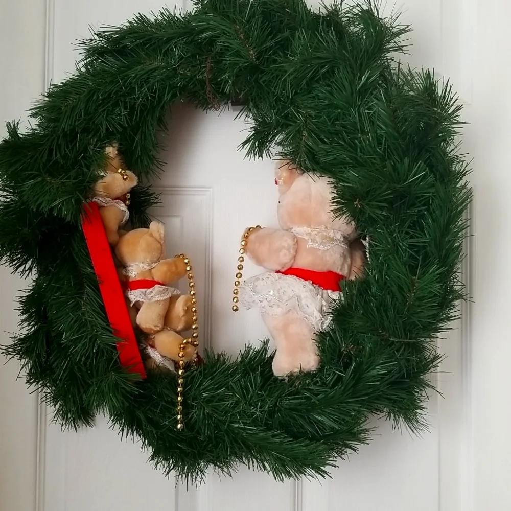 Vintage Holiday Christmas Bear Wreath